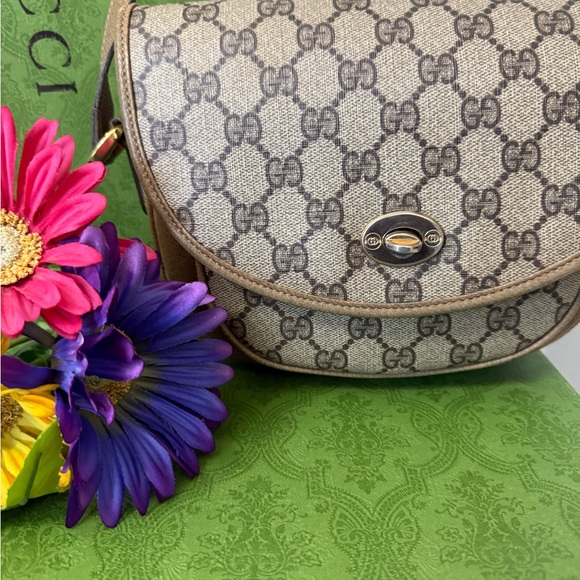 Authentic Gucci Shoulder /Crossbody Bag. - Picture 6 of 17